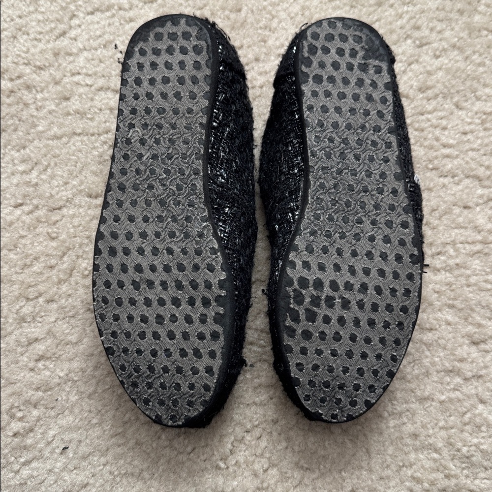 TOMS Black Tweed Slip-On Flats - Size 6 - Picture 7 of 8